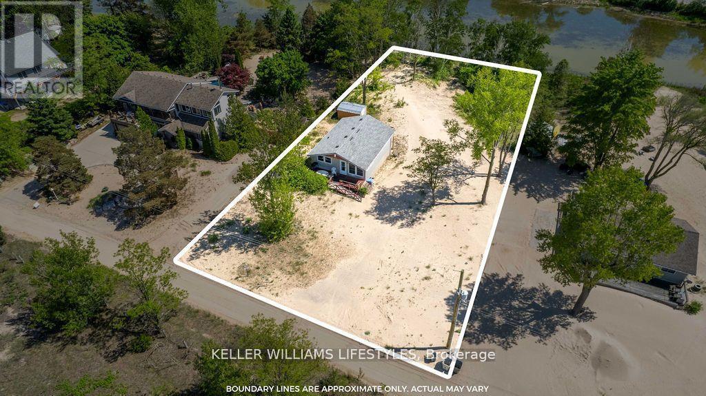 7403 Sanderson Road, Lambton Shores, Ontario  N0M 2L0 - Photo 28 - X12332320