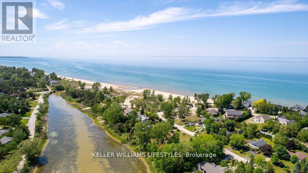 7403 Sanderson Road, Lambton Shores, Ontario  N0M 2L0 - Photo 30 - X12332320