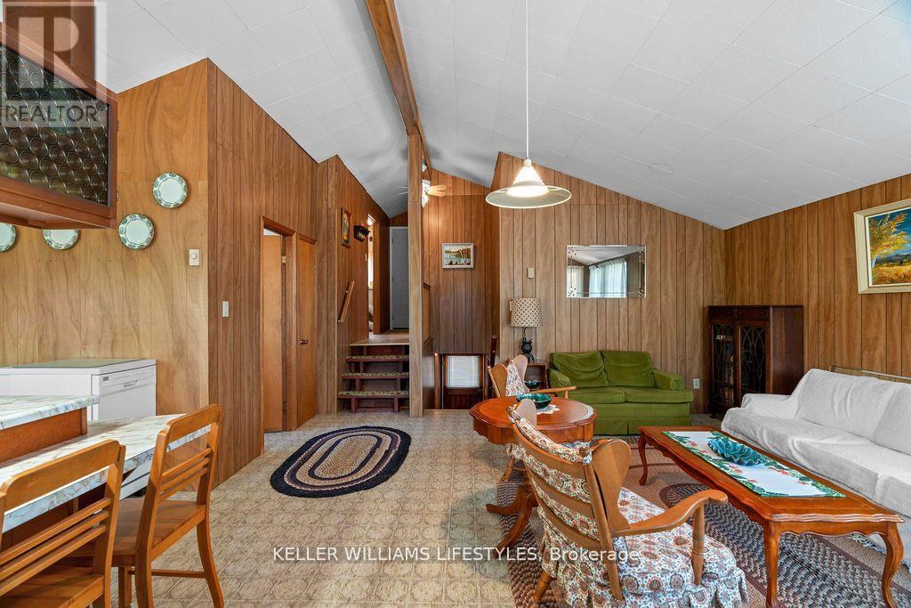7403 Sanderson Road, Lambton Shores, Ontario  N0M 2L0 - Photo 6 - X12332320