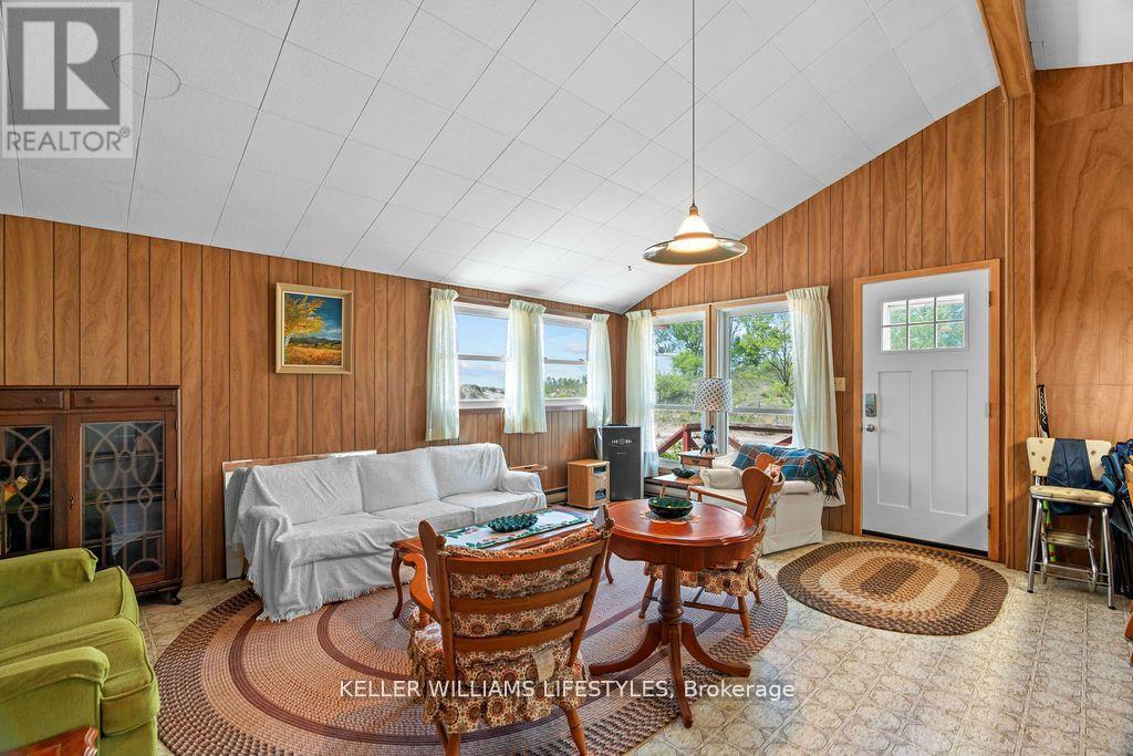 7403 Sanderson Road, Lambton Shores, Ontario  N0M 2L0 - Photo 8 - X12332320