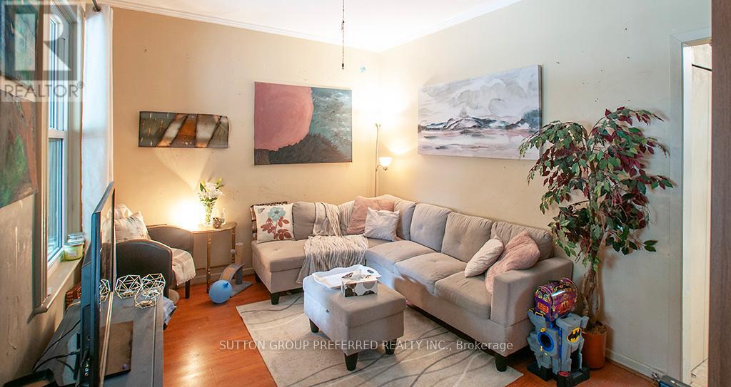 Property at 138 COLBORNE STREET image 3