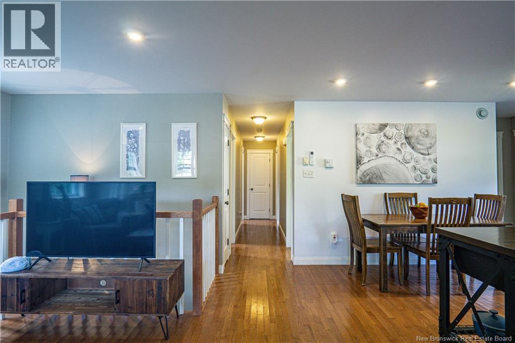 Property at 113.5 Clarence Avenue image 2