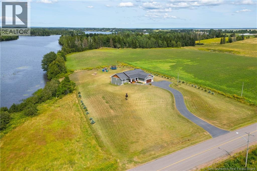 99 Walker Road, Sackville, New Brunswick  E4K 3K4 - Photo 3 - NB124295