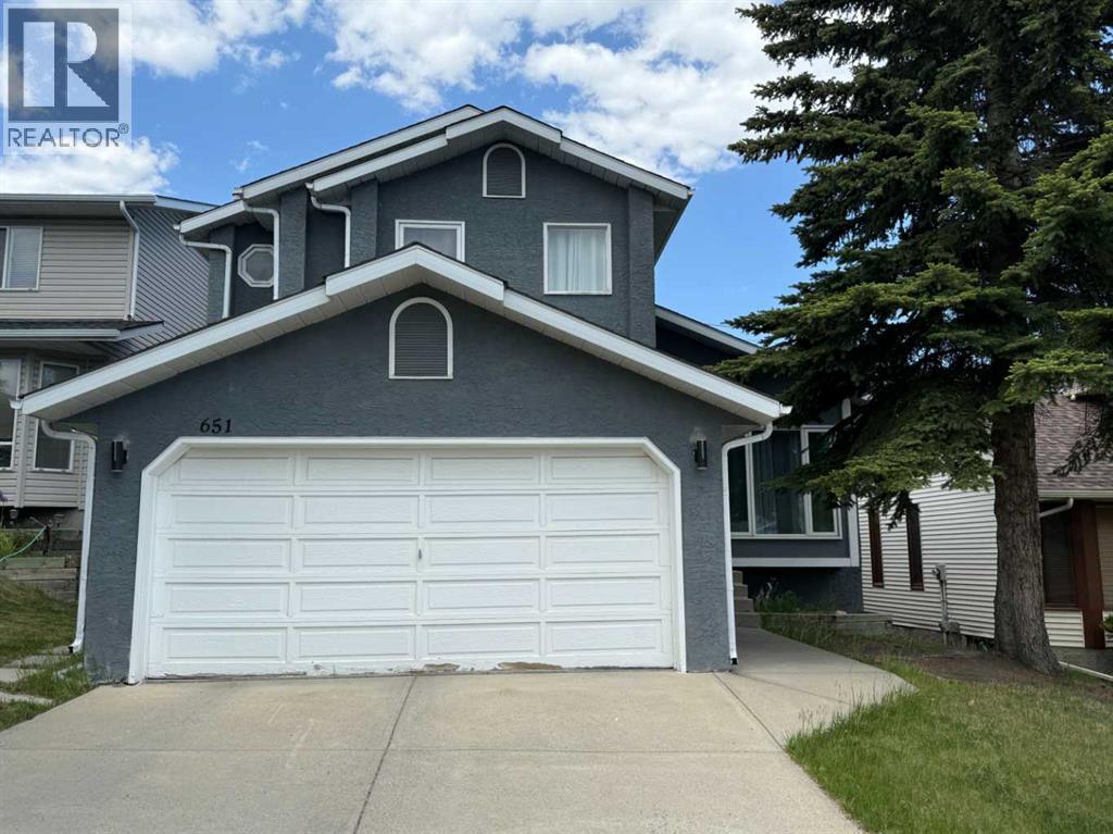 Property at 651 Macewan Drive NW image
