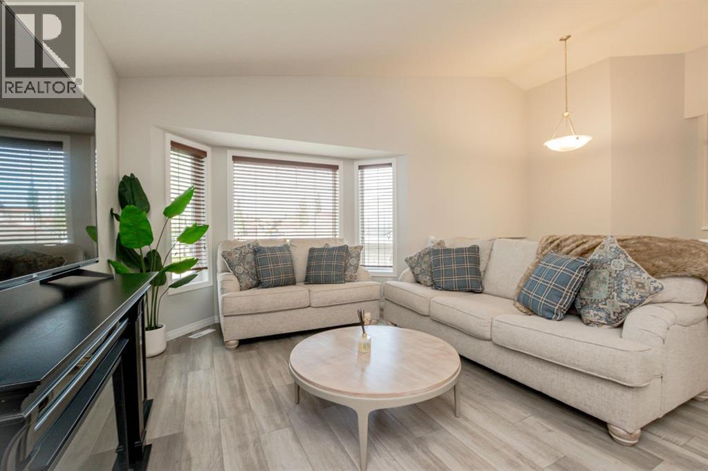 Property at 11421 88A Street image 3