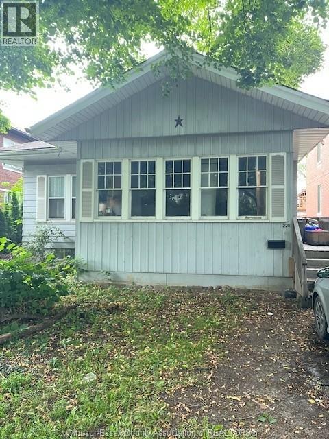 MLS# 25020139: 220 MCEWAN, Windsor, Canada