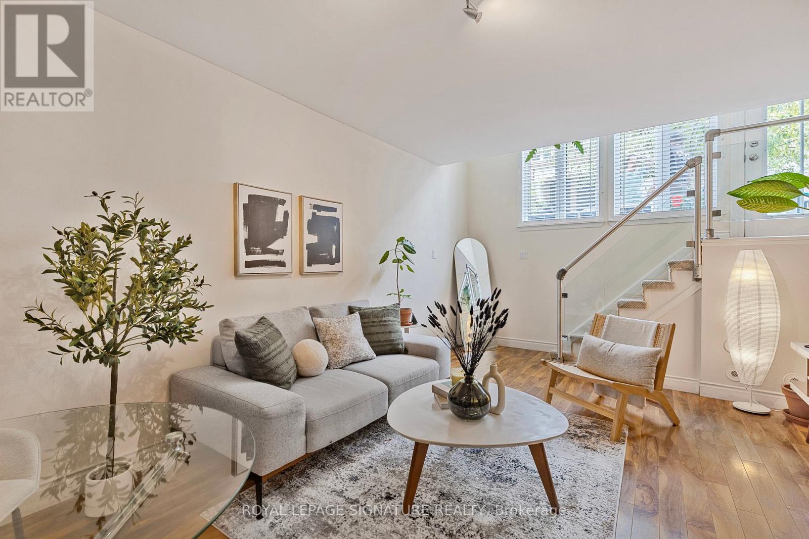 Property at 812 - 46 WESTERN BATTERY ROAD image 4