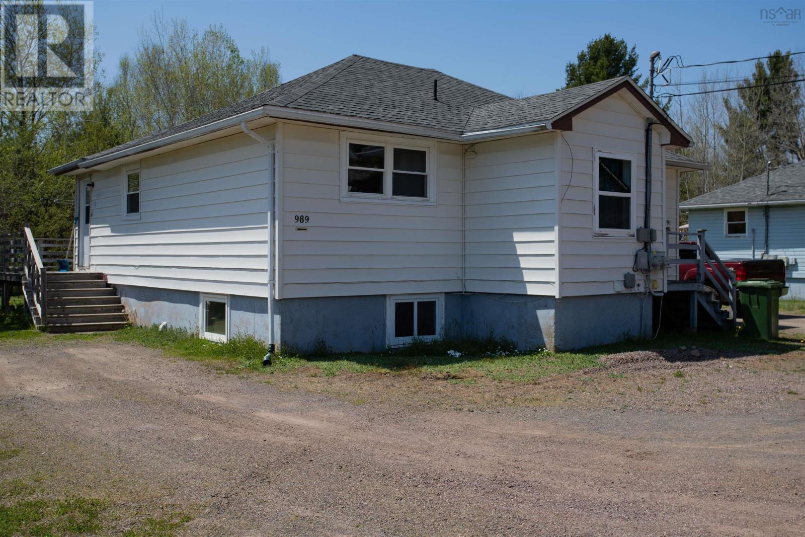 989-991 Glasgow Avenue, Greenwood, Nova Scotia  B0P 1R0 - Photo 3 - 202511065