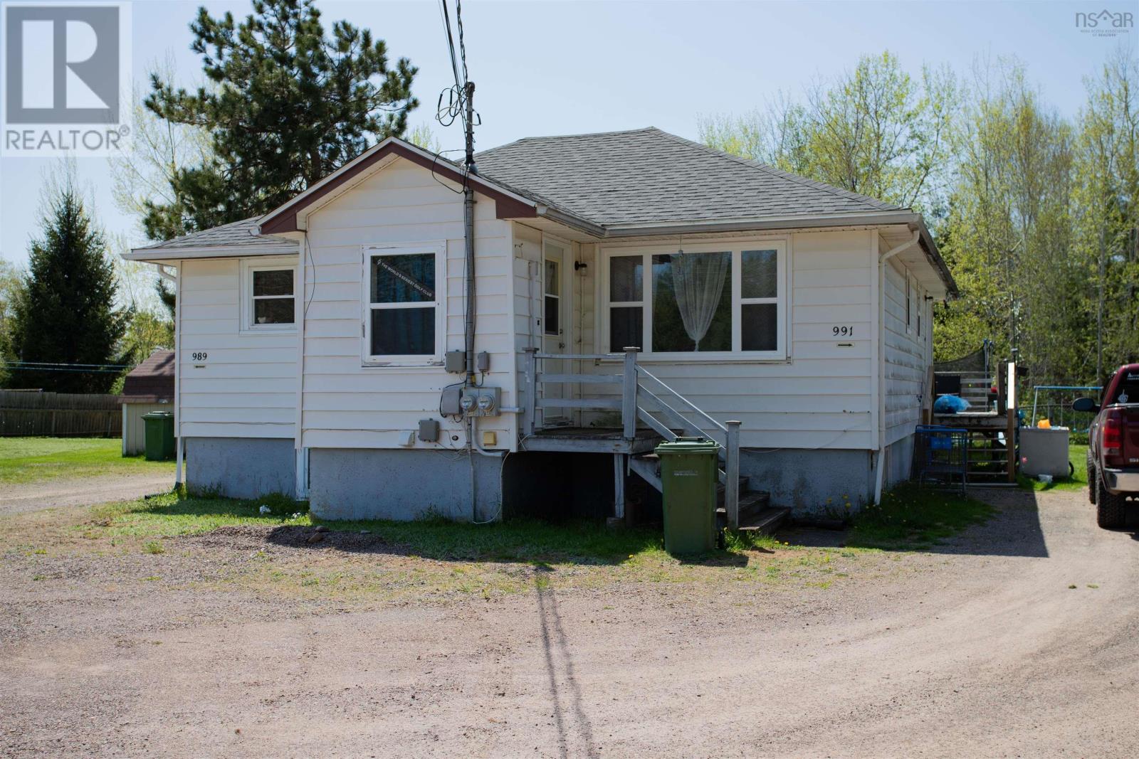 989-991 Glasgow Avenue, Greenwood, Nova Scotia  B0P 1R0 - Photo 2 - 202511065