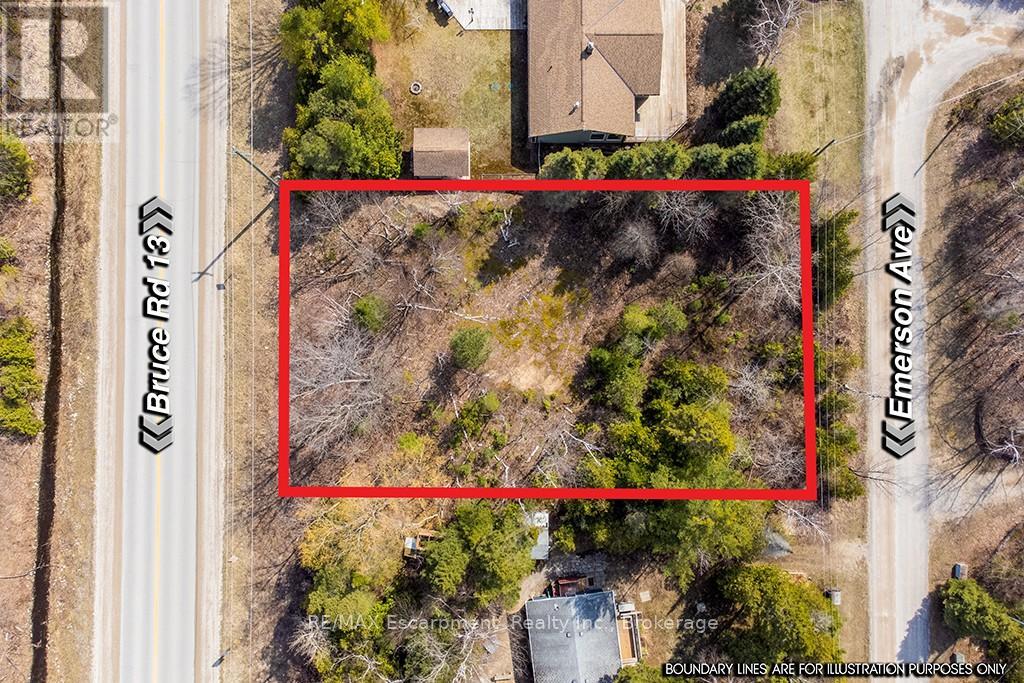 37 Emerson Avenue, South Bruce Peninsula, Ontario  N0H 2G0 - Photo 12 - X12117500
