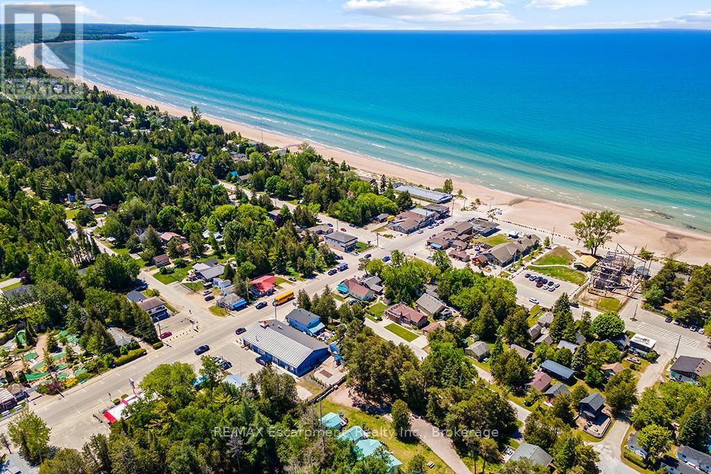 37 Emerson Avenue, South Bruce Peninsula, Ontario  N0H 2G0 - Photo 15 - X12117500