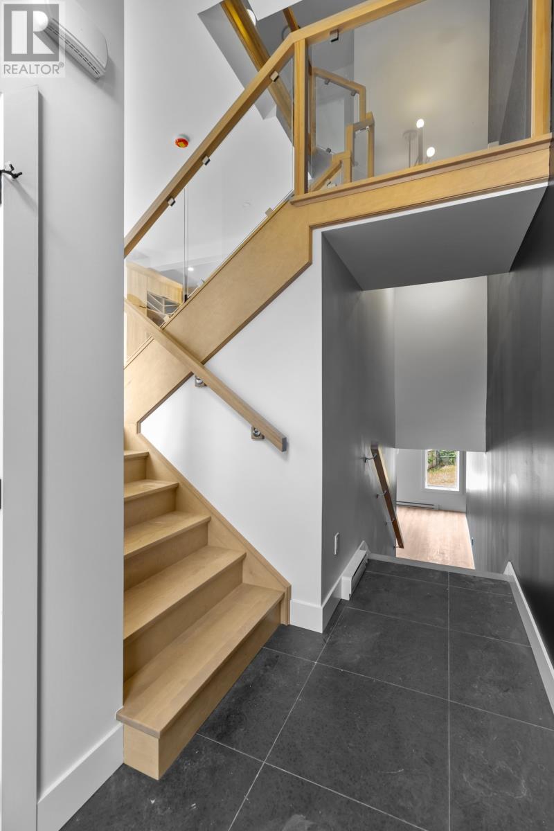 Property at 17 Janeway Place image 4