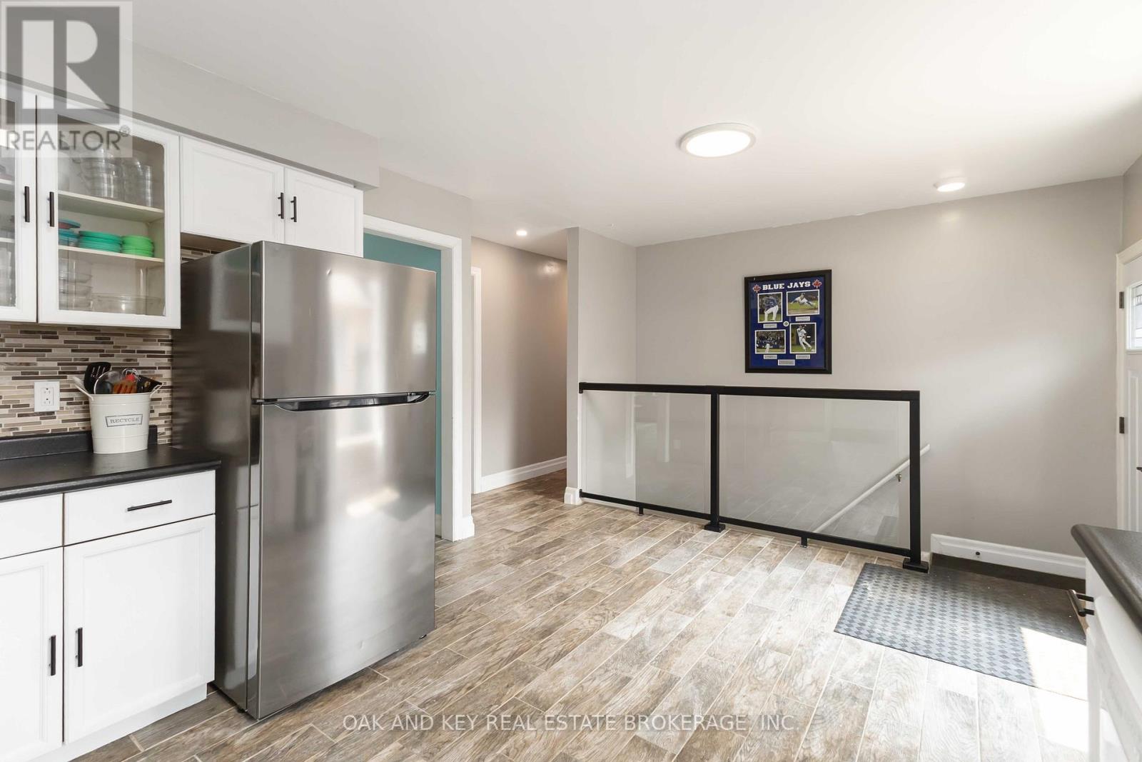 6 Weymouth Drive, London East, Ontario  N5V 4E7 - Photo 22 - X12332370