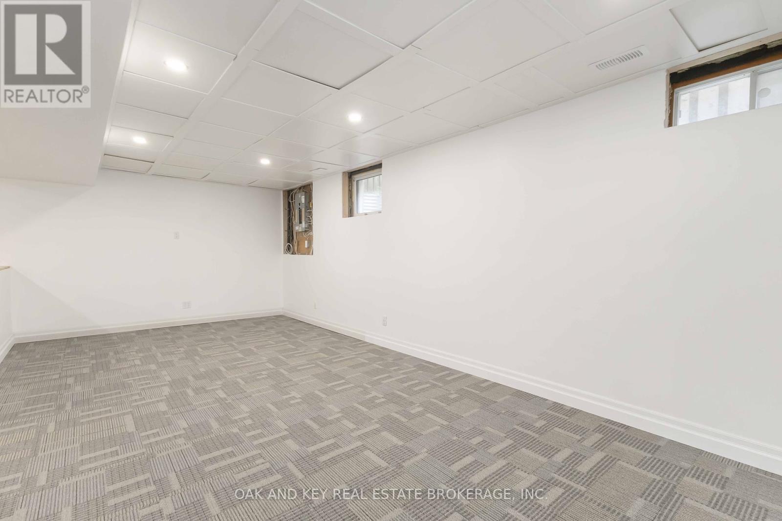 6 Weymouth Drive, London East, Ontario  N5V 4E7 - Photo 33 - X12332370