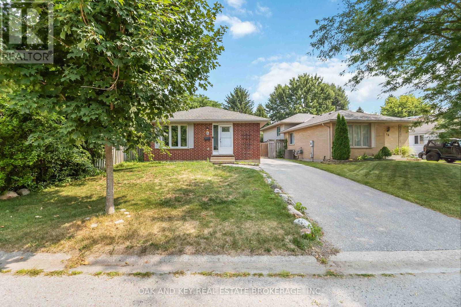 6 Weymouth Drive, London East, Ontario  N5V 4E7 - Photo 4 - X12332370
