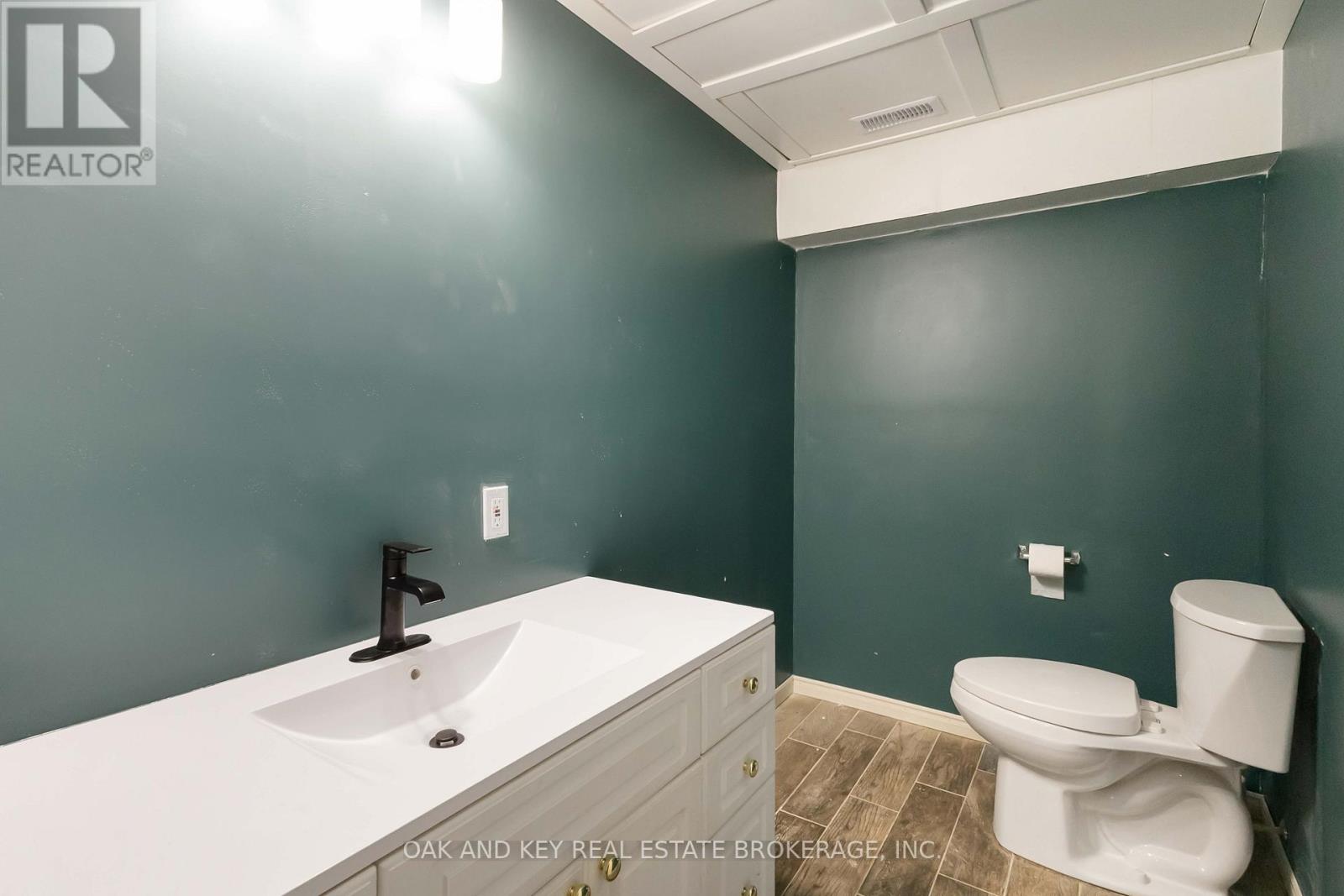 6 Weymouth Drive, London East, Ontario  N5V 4E7 - Photo 40 - X12332370