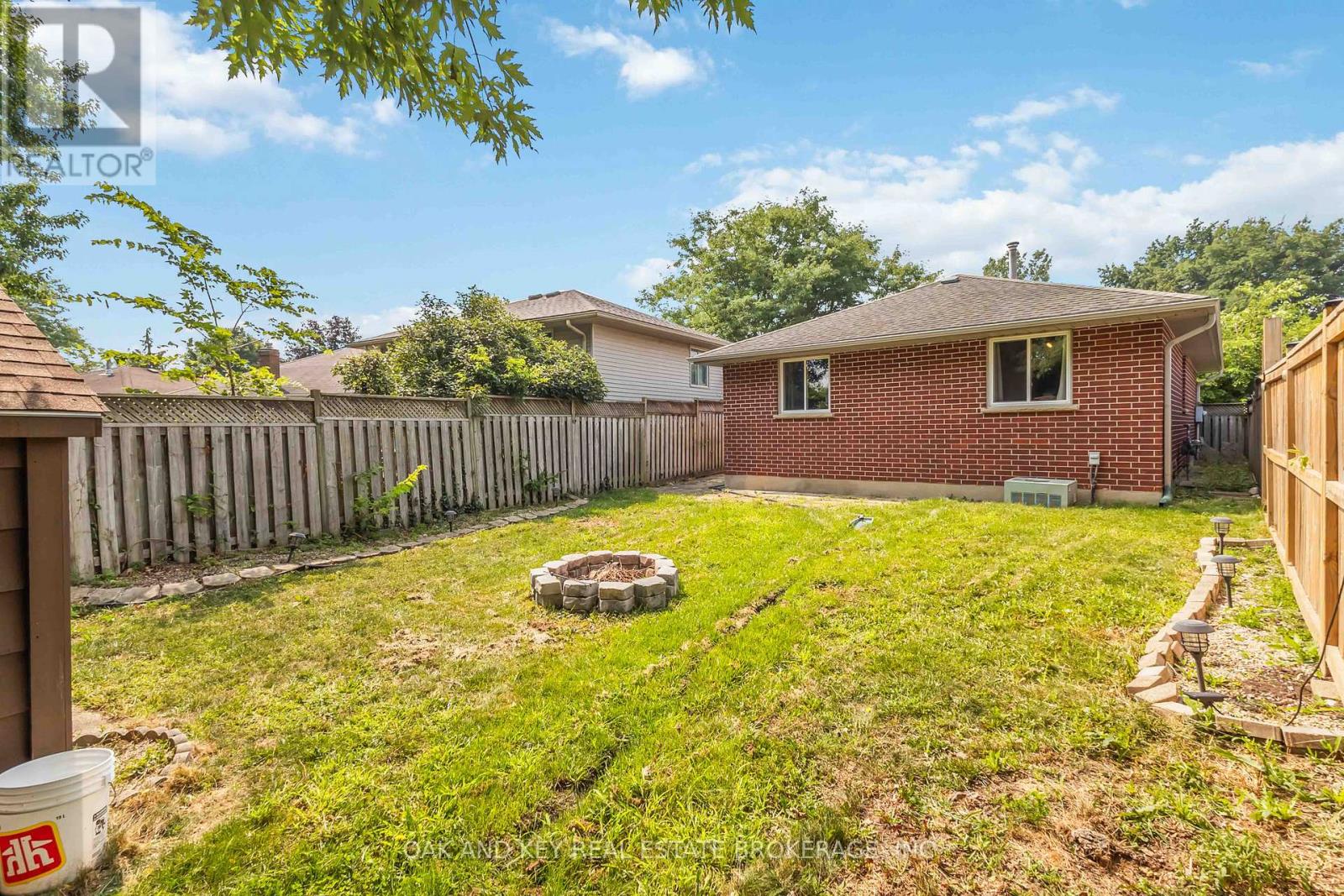 6 Weymouth Drive, London East, Ontario  N5V 4E7 - Photo 46 - X12332370