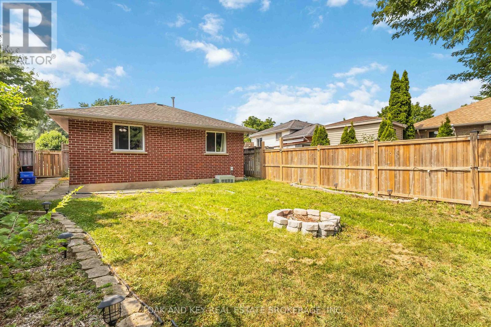 6 Weymouth Drive, London East, Ontario  N5V 4E7 - Photo 48 - X12332370