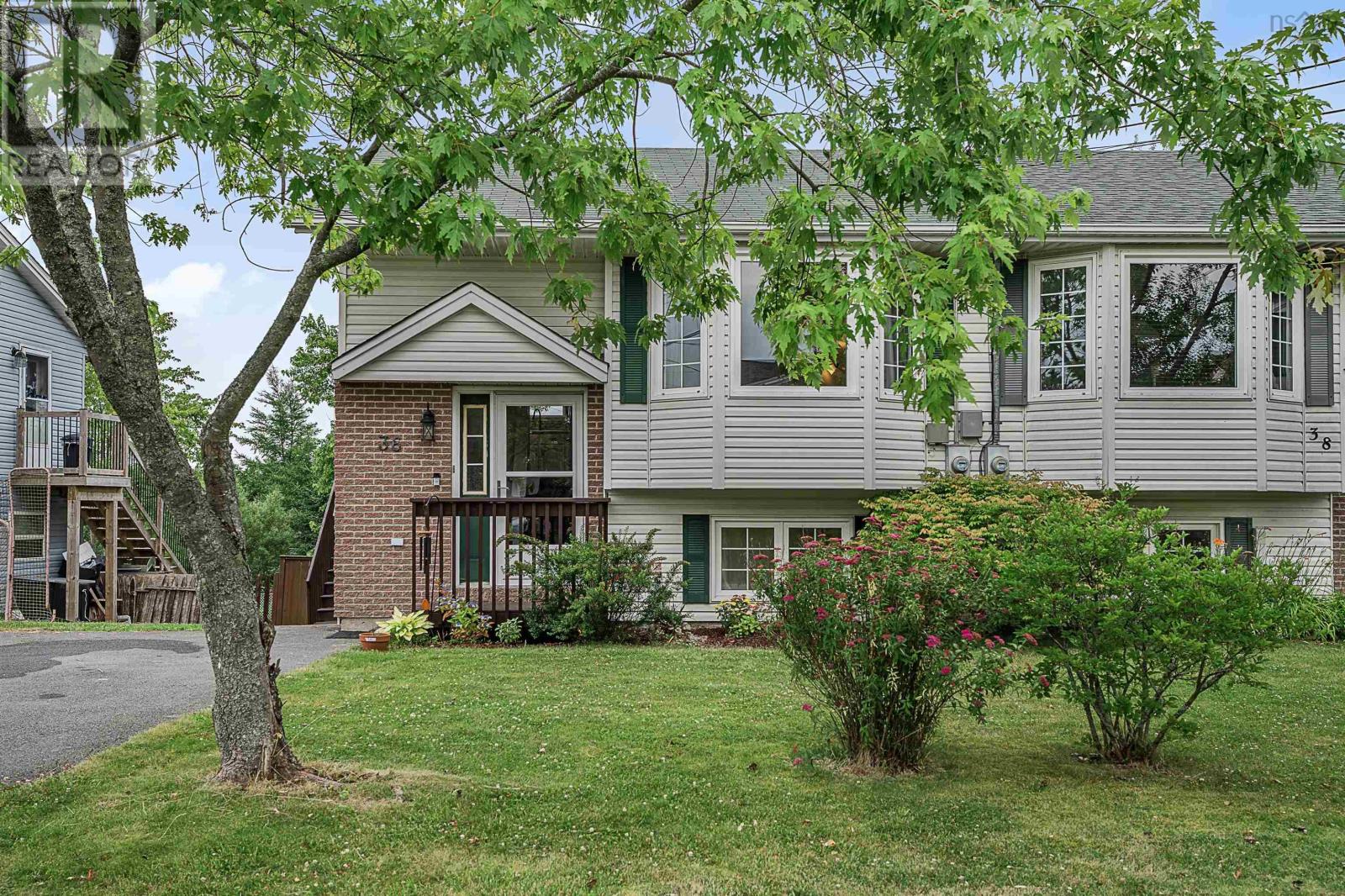 Property at 36 Thorncrest Court image 1