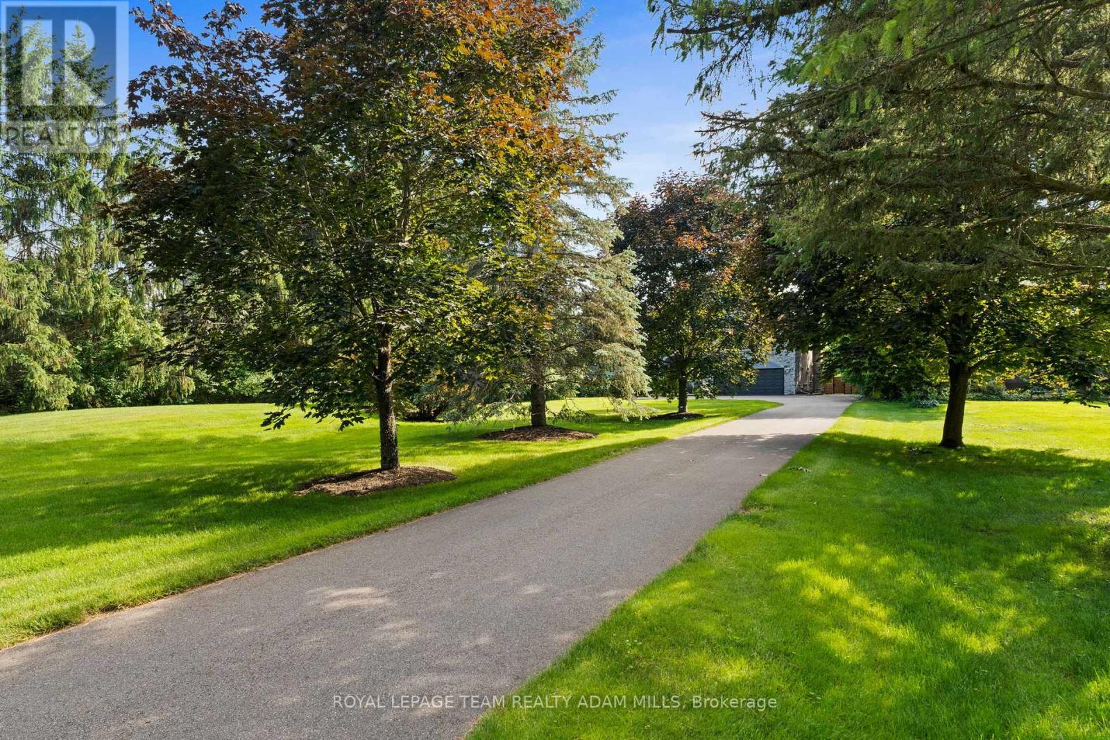 2330 Summerside Drive, Ottawa, Ontario  K4M 1B4 - Photo 3 - X12332376