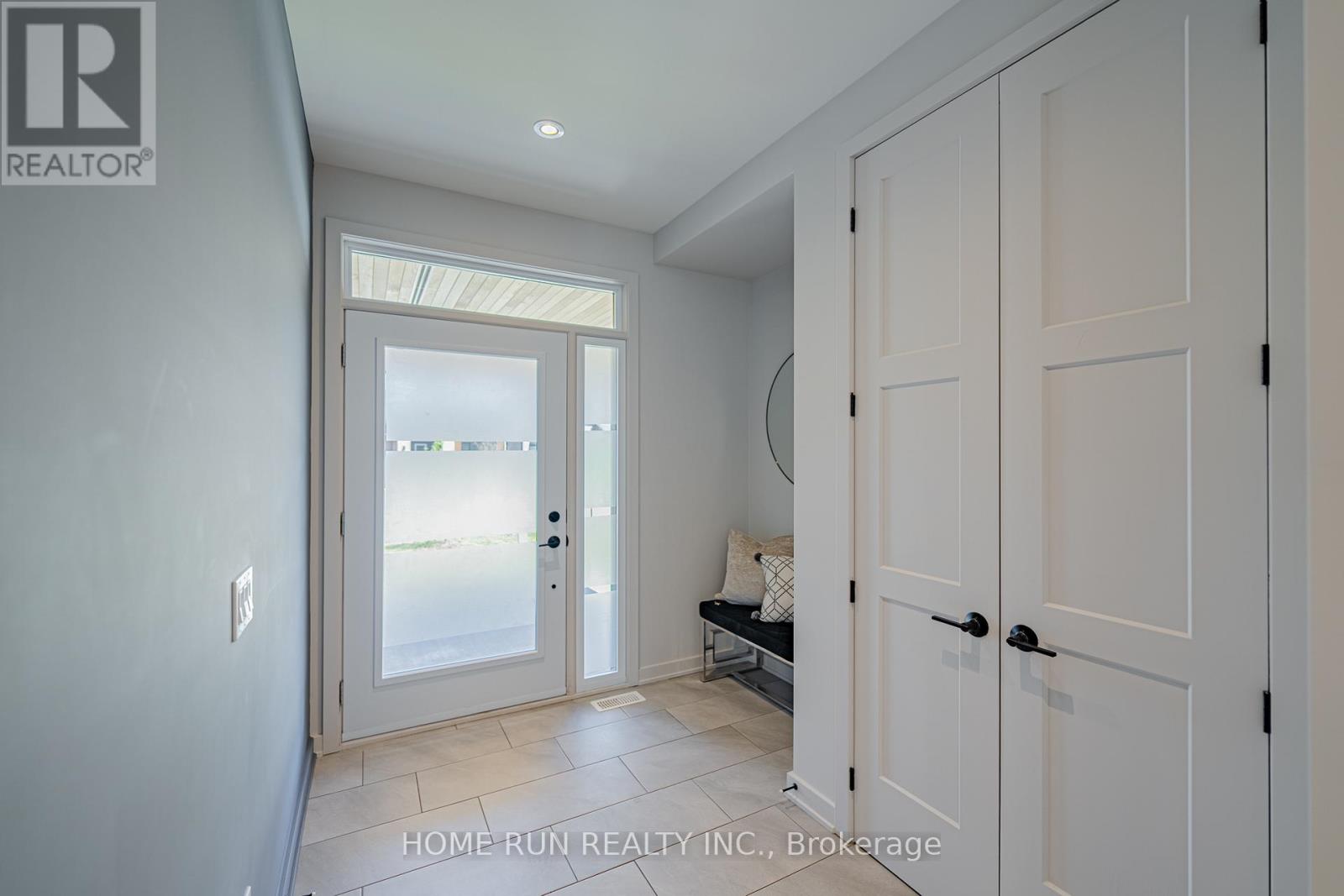 530 Tenor Ridge, Ottawa, Ontario  K4M 0P9 - Photo 2 - X12332429
