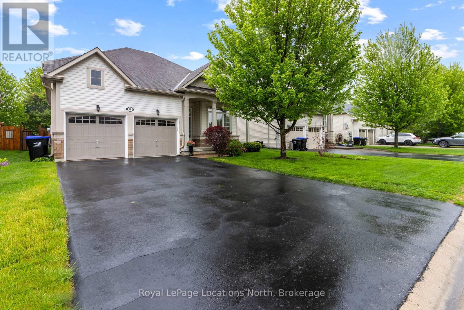 8 Broadpoint Street, Wasaga Beach, Ontario  L9Z 3B8 - Photo 1 - S12288254