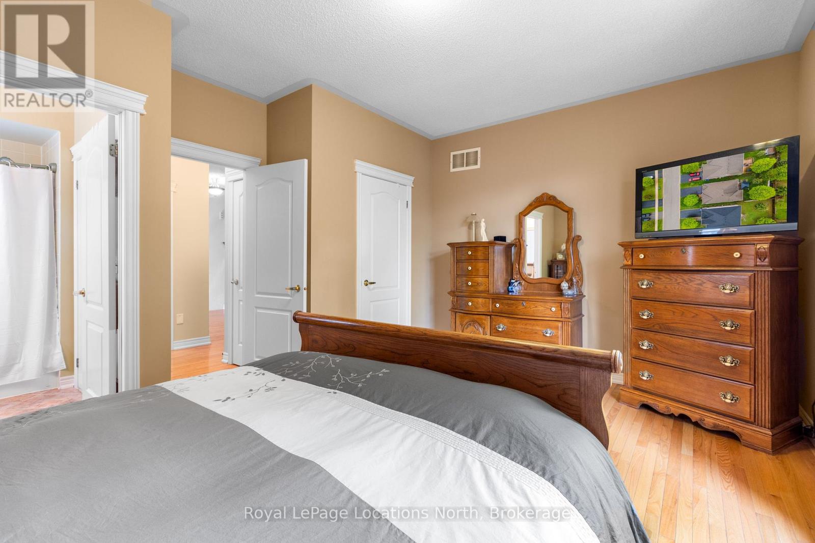 8 Broadpoint Street, Wasaga Beach, Ontario  L9Z 3B8 - Photo 20 - S12288254