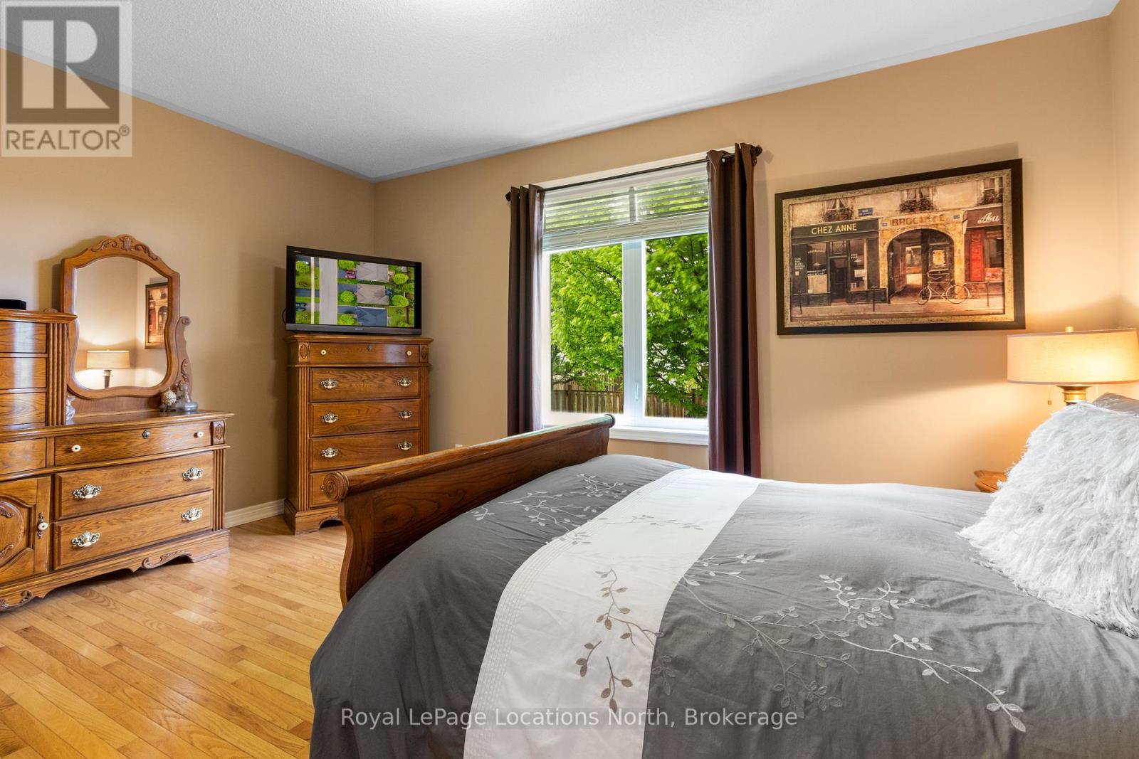 8 Broadpoint Street, Wasaga Beach, Ontario  L9Z 3B8 - Photo 18 - S12288254