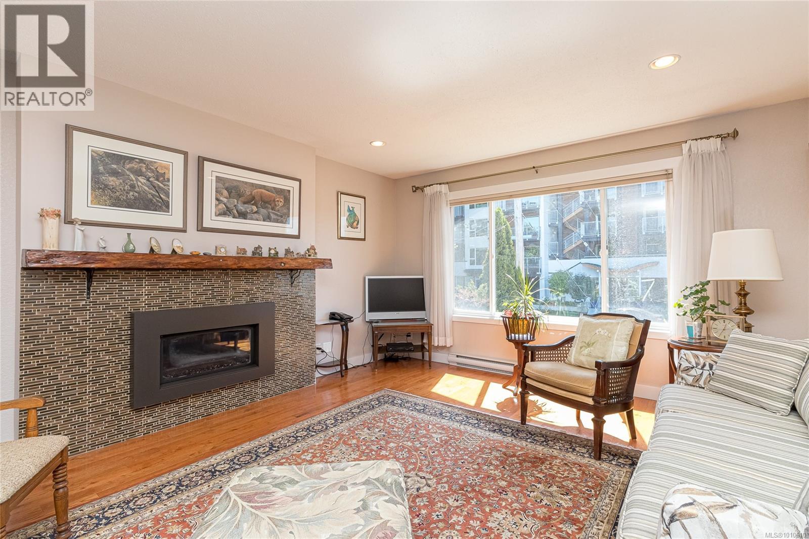 Property at 2312 Brethour Ave image 4