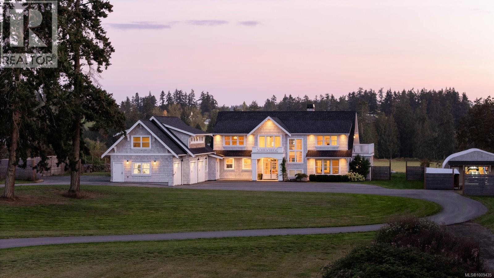 1527 Mount Newton Cross Rd, Central Saanich, British Columbia