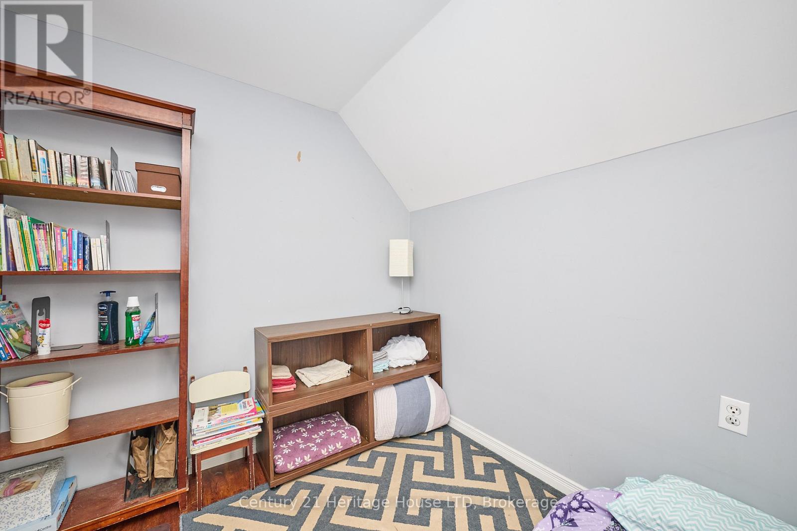 5086 Hutton Avenue, Niagara Falls (Downtown), Ontario  L2E 3X4 - Photo 18 - X12332412