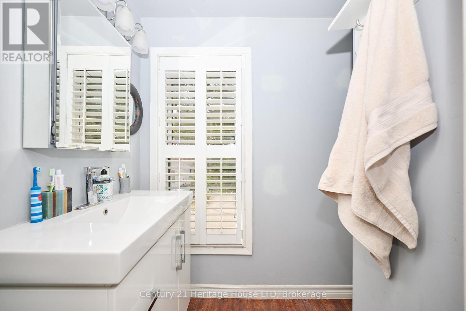 5086 Hutton Avenue, Niagara Falls (Downtown), Ontario  L2E 3X4 - Photo 20 - X12332412