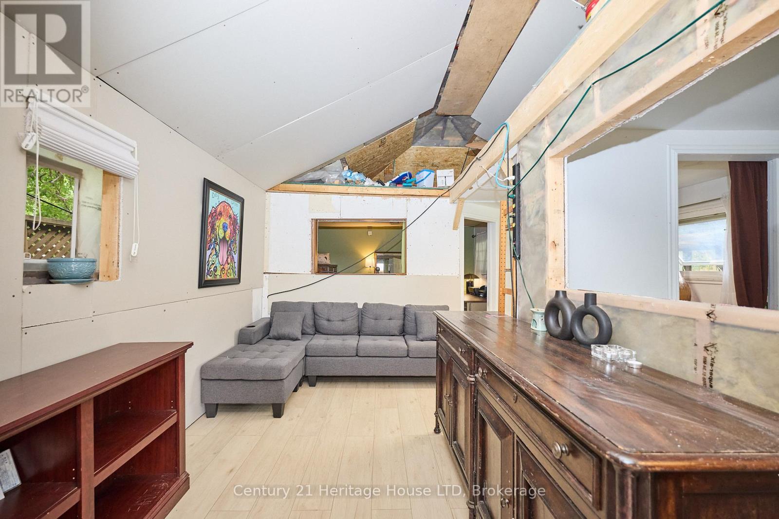 5086 Hutton Avenue, Niagara Falls (Downtown), Ontario  L2E 3X4 - Photo 25 - X12332412