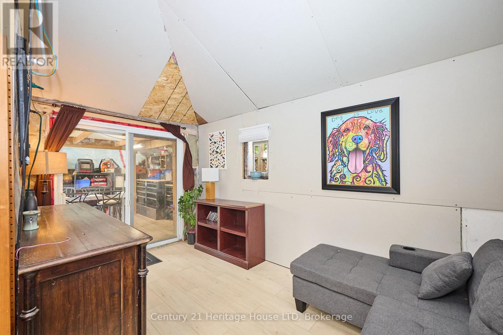 5086 Hutton Avenue, Niagara Falls (Downtown), Ontario  L2E 3X4 - Photo 29 - X12332412