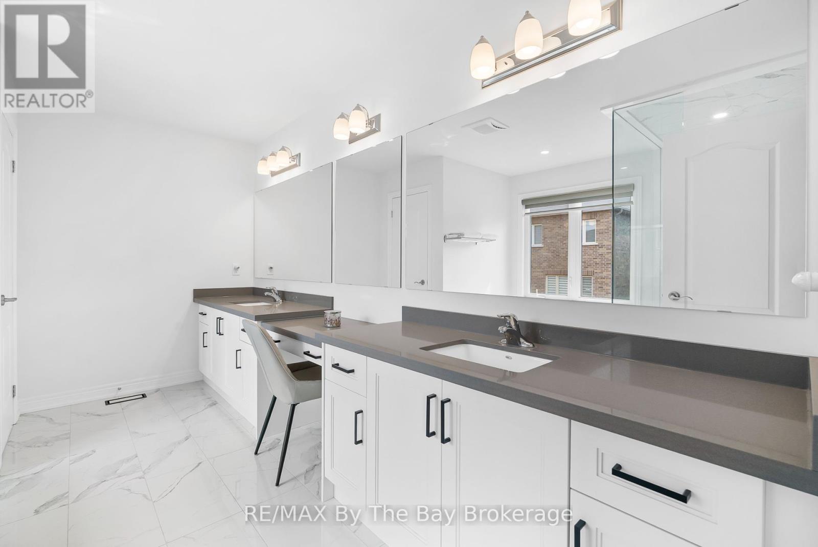 28 Frederick Taylor Way, East Gwillimbury, Ontario  L0G 1M0 - Photo 40 - N12332541