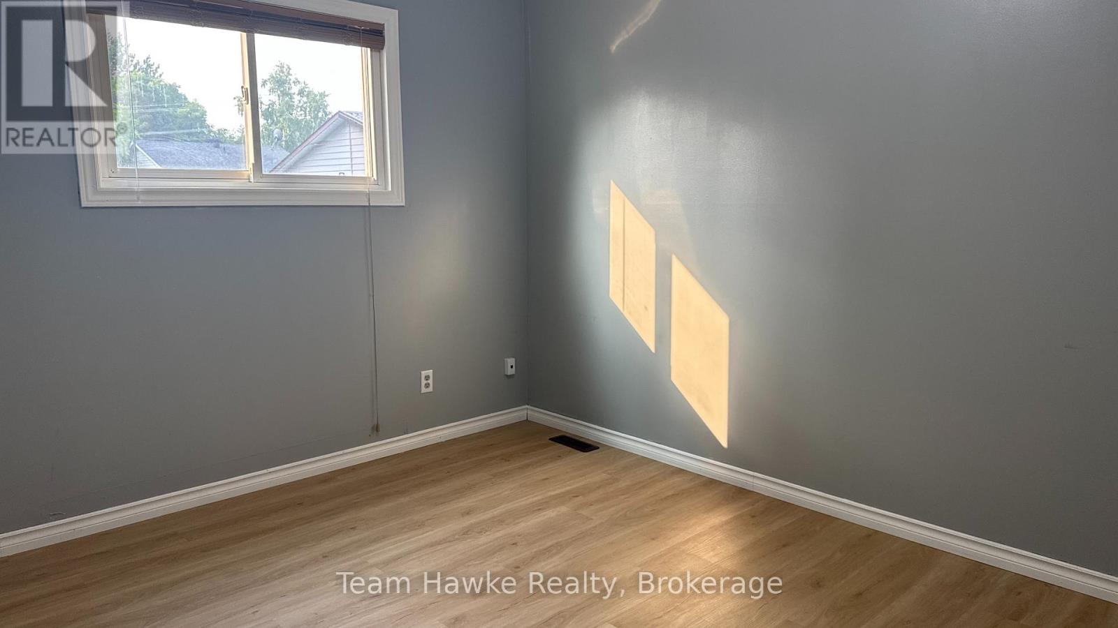 6 Beaumaur Drive, Penetanguishene, Ontario  L9M 1V7 - Photo 11 - S12332395