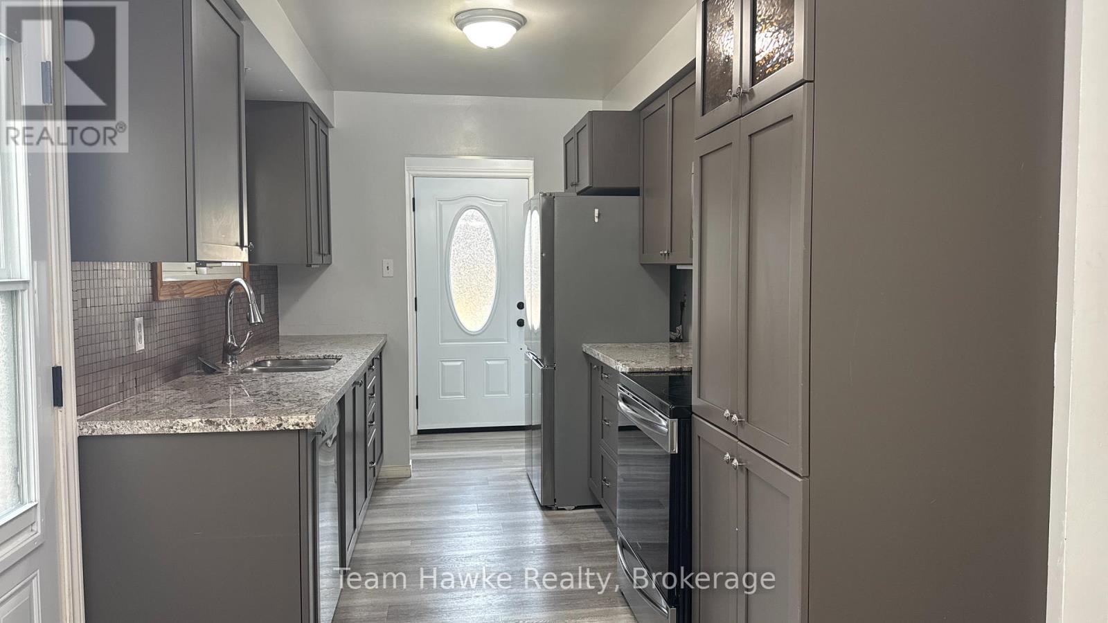 6 Beaumaur Drive, Penetanguishene, Ontario  L9M 1V7 - Photo 3 - S12332395