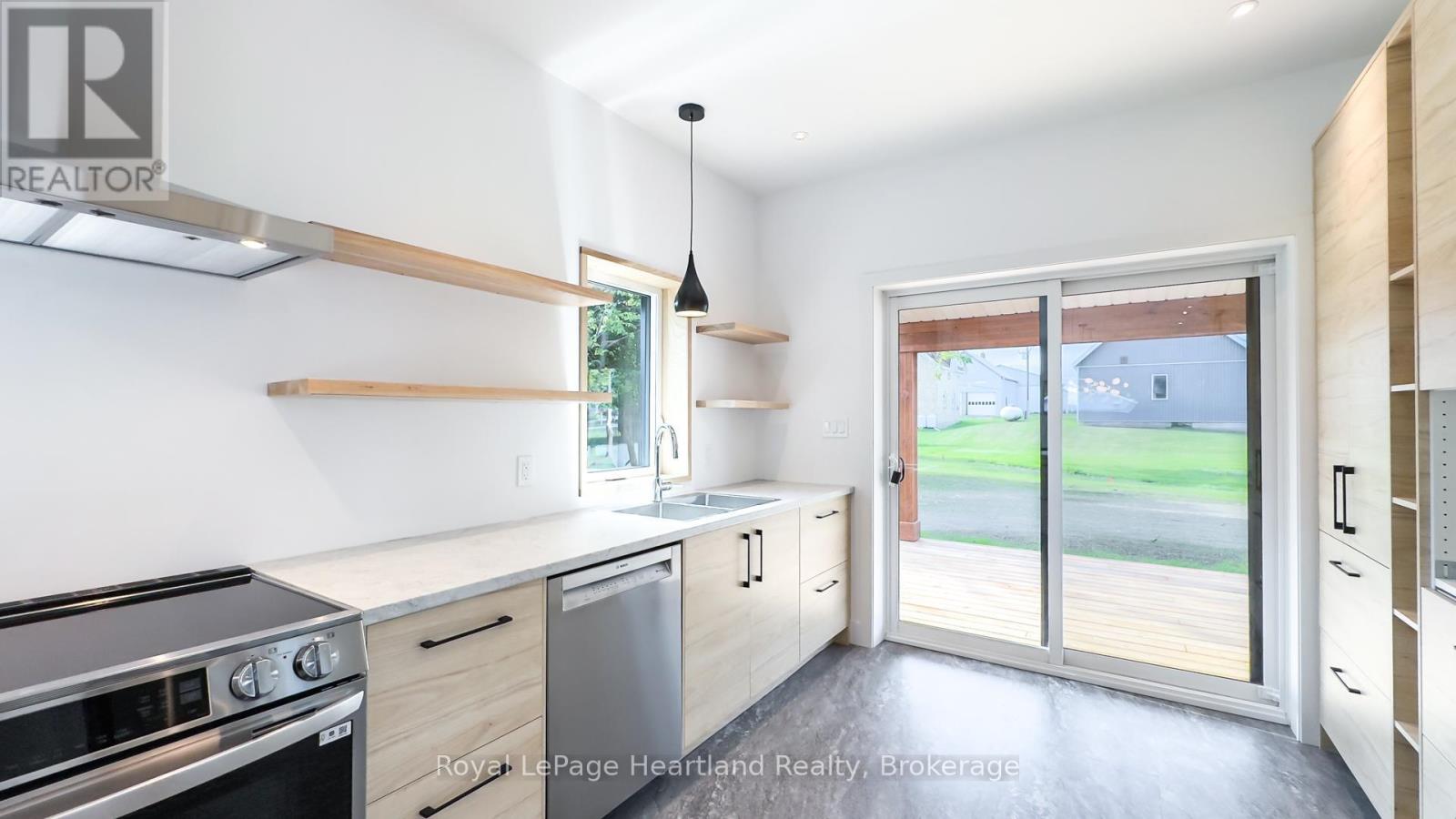 89 Isobel Street, Ashfield-Colborne-Wawanosh, Ontario  N0M 1R0 - Photo 11 - X12332511
