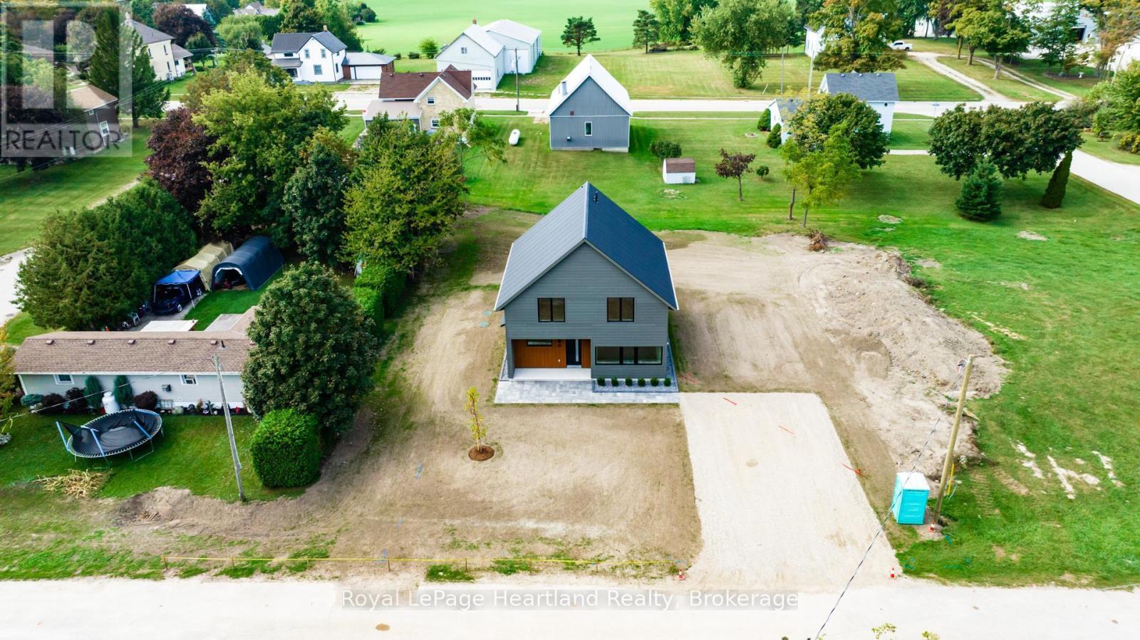 89 Isobel Street, Ashfield-Colborne-Wawanosh, Ontario  N0M 1R0 - Photo 2 - X12332511