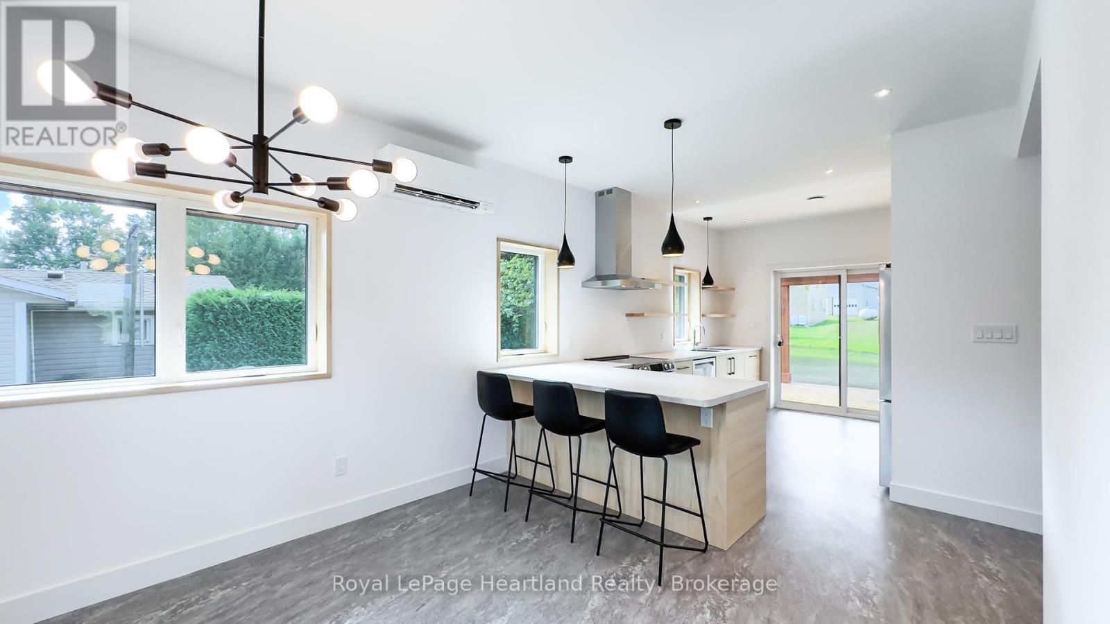 89 Isobel Street, Ashfield-Colborne-Wawanosh, Ontario  N0M 1R0 - Photo 6 - X12332511
