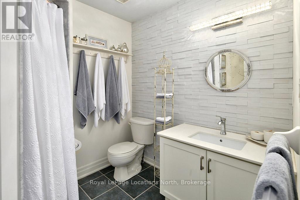 7 Pyatt Court, Blue Mountains, Ontario  N0H 2P0 - Photo 18 - X12332548