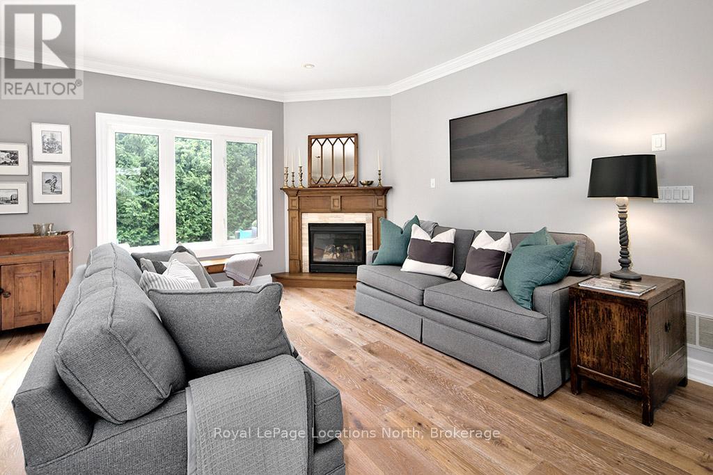 7 Pyatt Court, Blue Mountains, Ontario  N0H 2P0 - Photo 3 - X12332548
