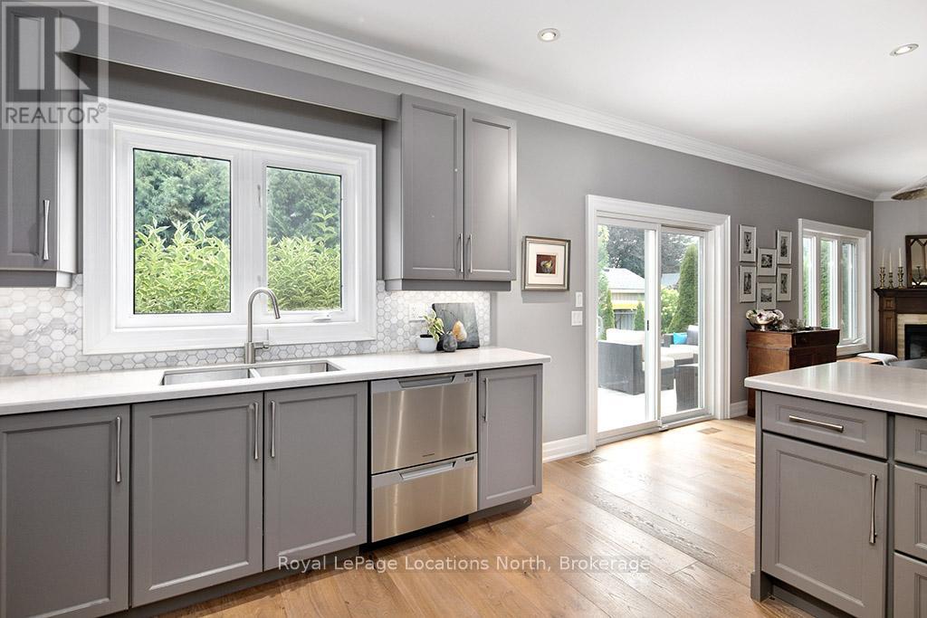 7 Pyatt Court, Blue Mountains, Ontario  N0H 2P0 - Photo 7 - X12332548