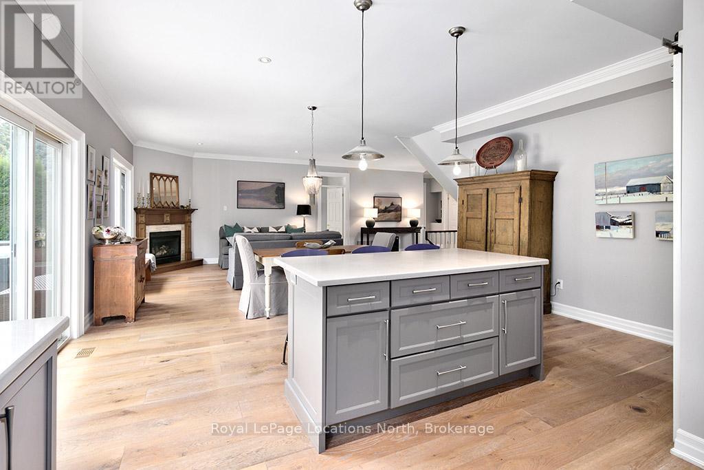 7 Pyatt Court, Blue Mountains, Ontario  N0H 2P0 - Photo 8 - X12332548