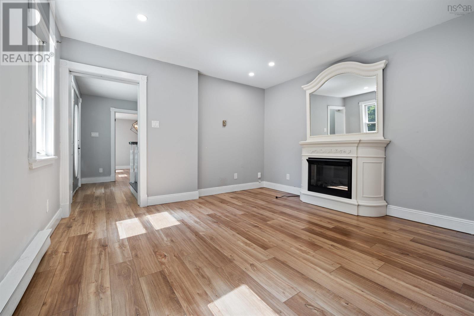 8 Regent Street, Amherst, Nova Scotia  B4H 4L2 - Photo 12 - 202520047