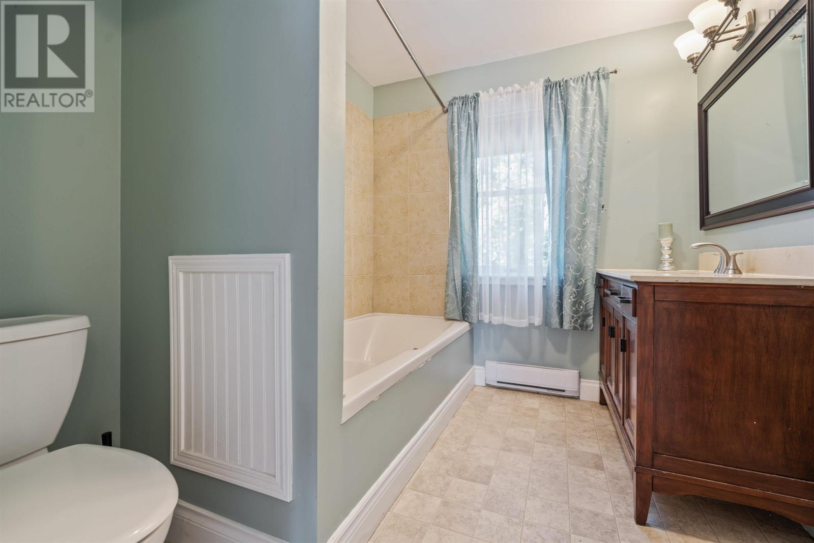 8 Regent Street, Amherst, Nova Scotia  B4H 4L2 - Photo 30 - 202520047