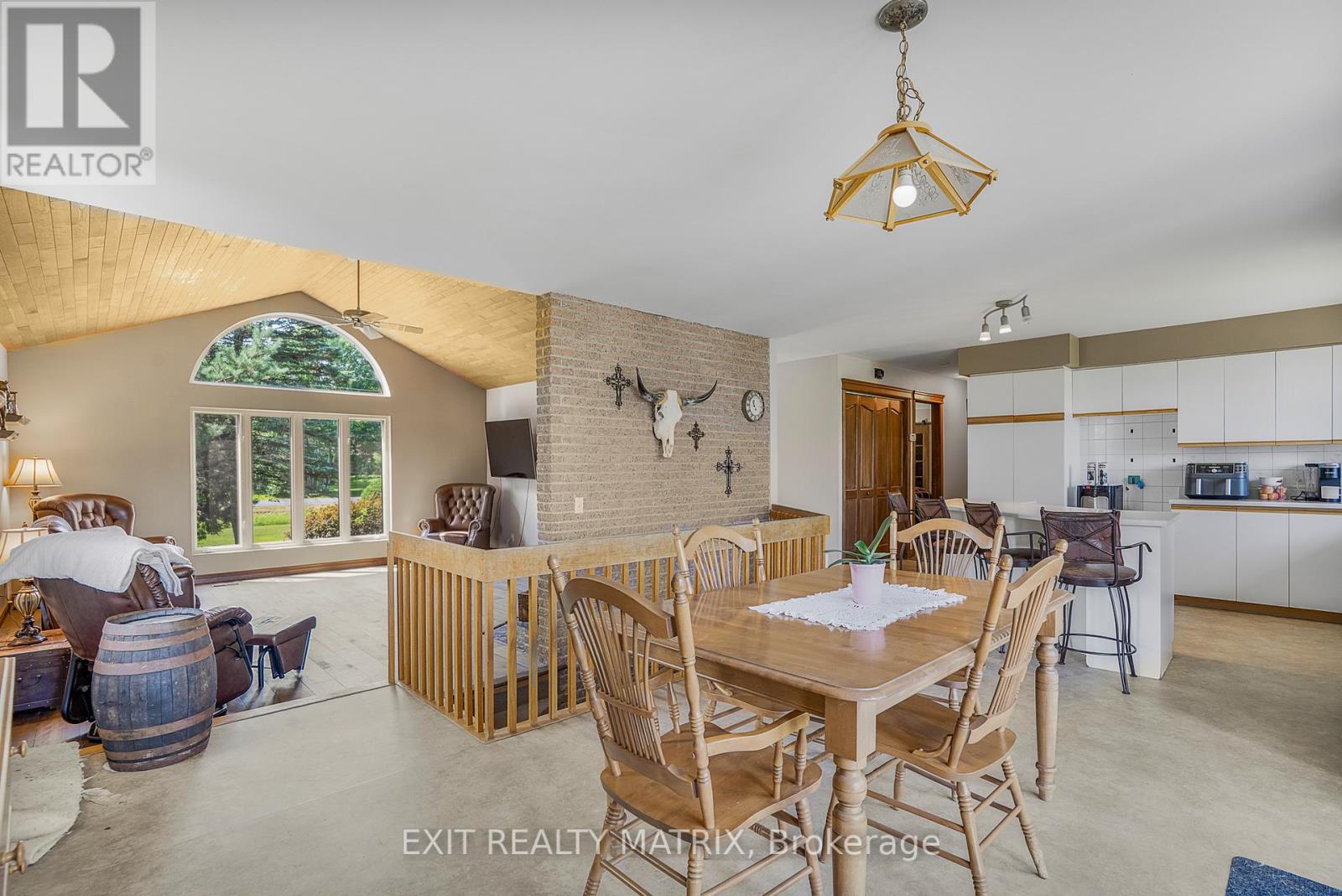 3245 Pattee Road, East Hawkesbury, Ontario  K6A 2R2 - Photo 14 - X12332388