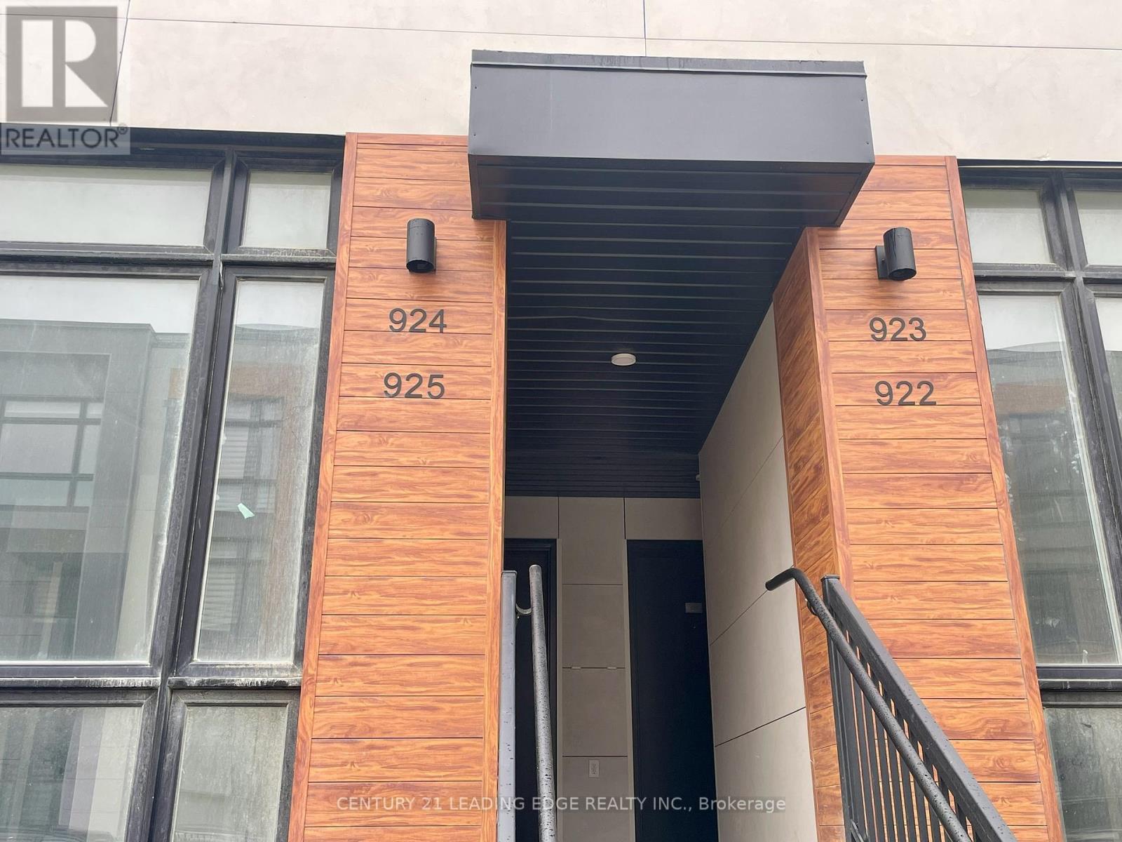 Property at 924 - 2 STECKLEY HOUSE LANE image 2