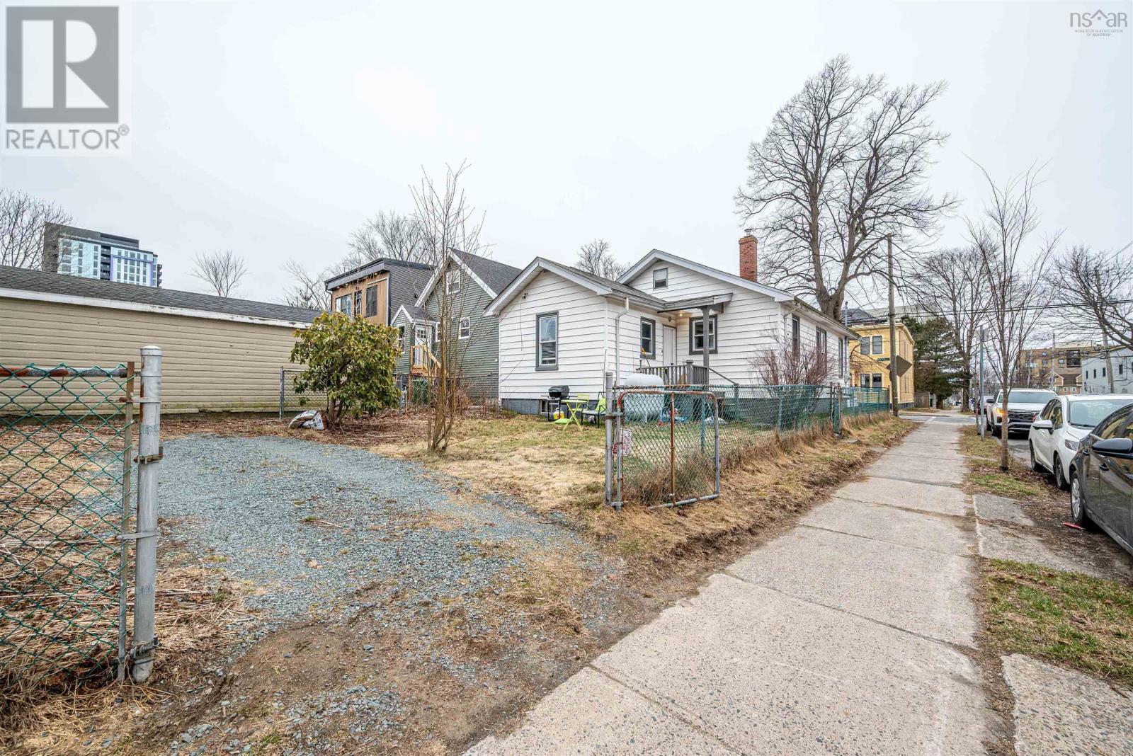 5644 Macara Street, Halifax, Nova Scotia  B3K 1W2 - Photo 39 - 202507302