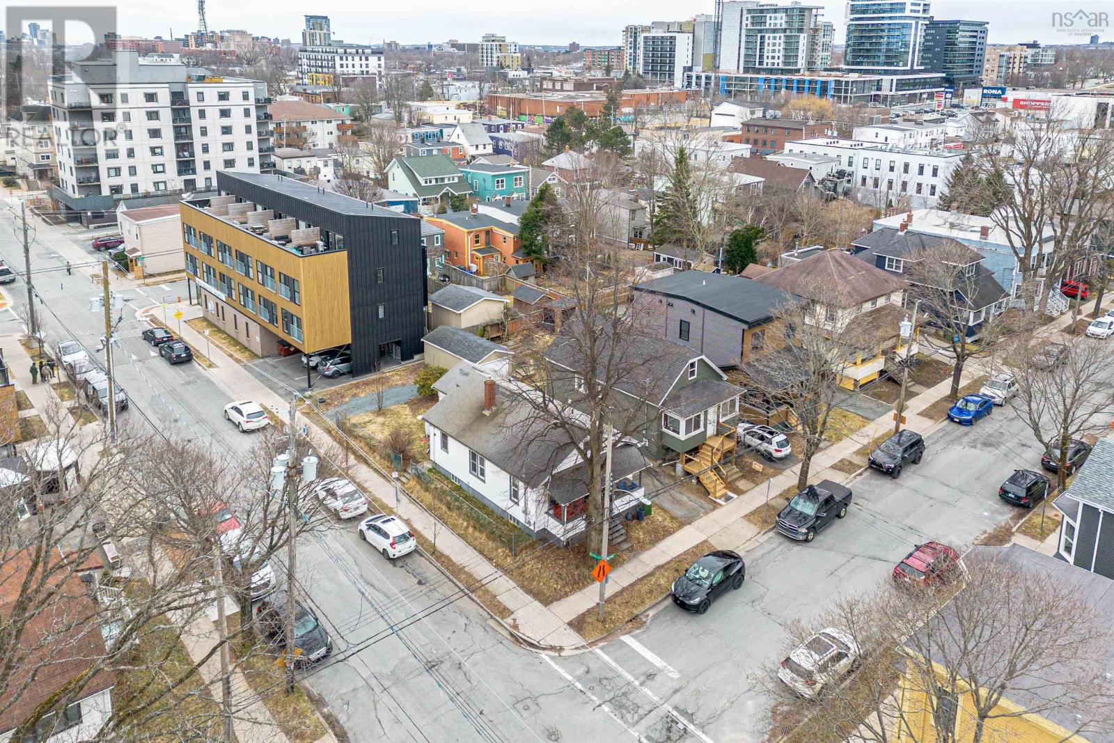 5644 Macara Street, Halifax, Nova Scotia  B3K 1W2 - Photo 4 - 202507303